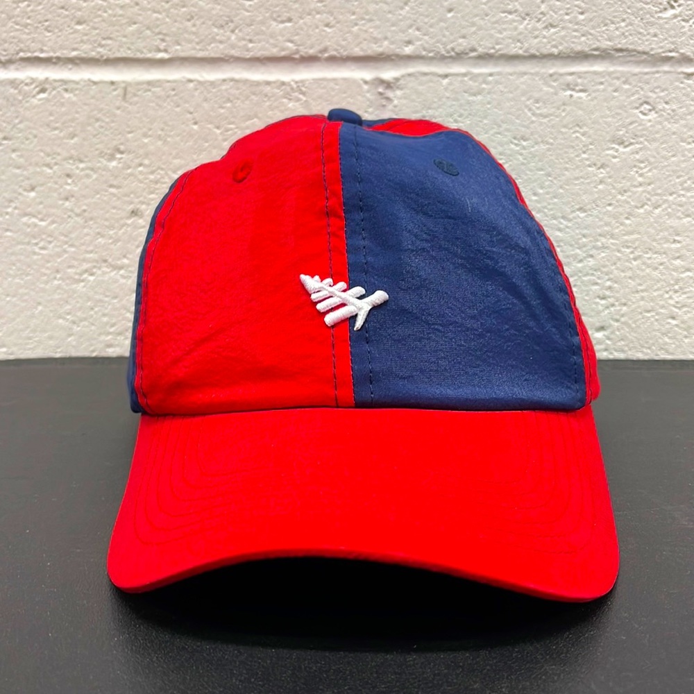 Paper planes hat NWOT